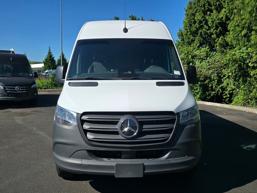 New 2025 Mercedes-Benz eSprinter 170 Cargo image 9