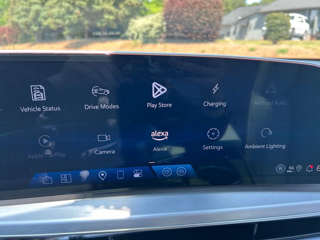 Used 2025 Cadillac Lyriq Sport RWD image 32