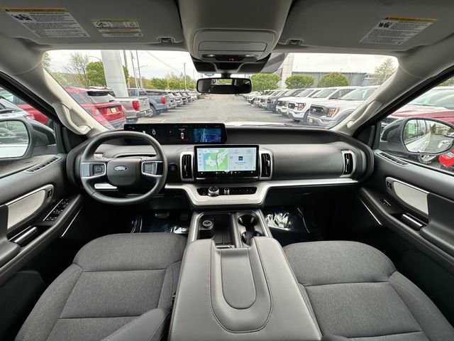 Certified 2025 Ford Expedition Max Active AWD/4WD image 3