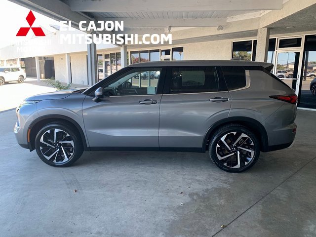Used 2024 Mitsubishi Outlander SE image 8