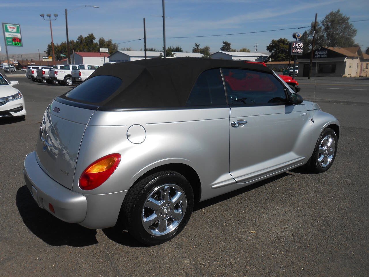Used 2005 Chrysler PT Cruiser Touring FWD image 18