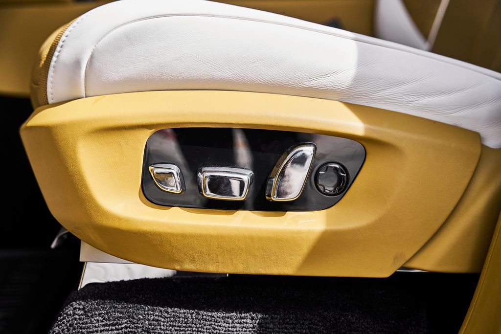 Used 2026 Rolls-Royce Cullinan Black Badge image 42