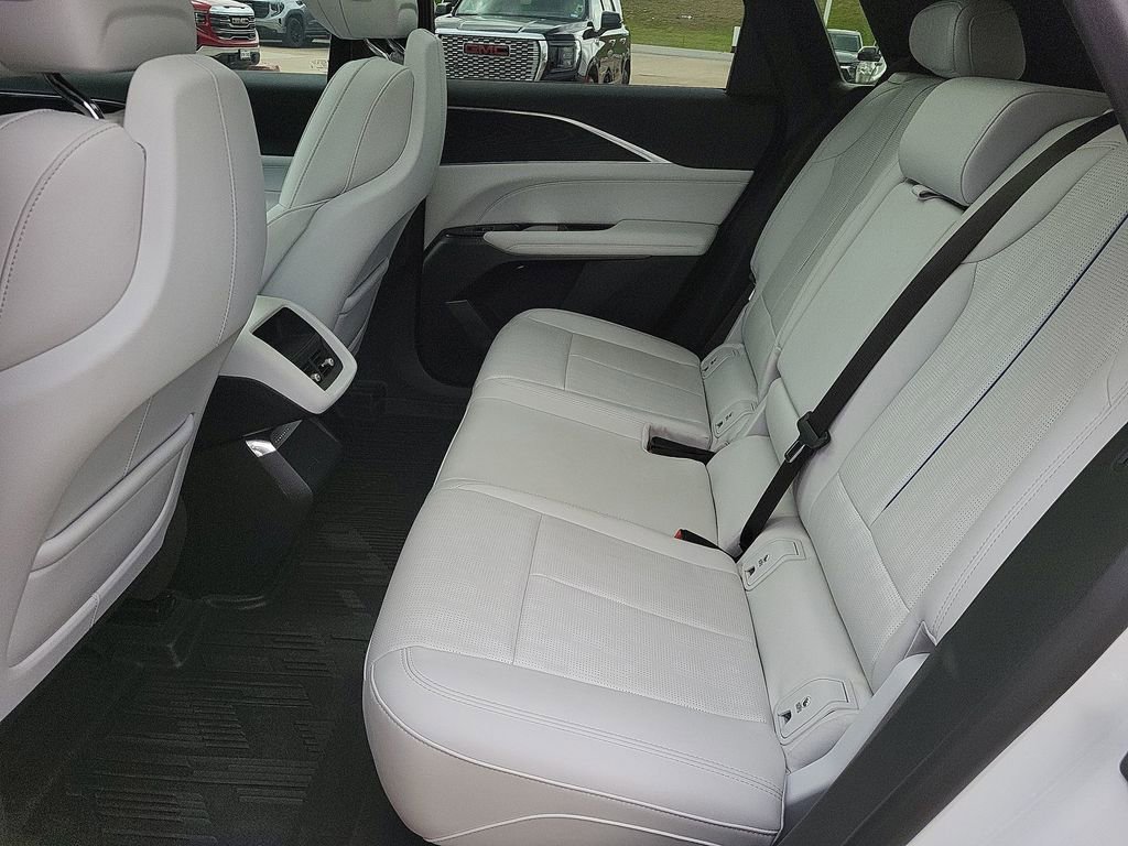Certified 2024 Cadillac Lyriq Luxury w/ LPO, Floor Liner Package image 24