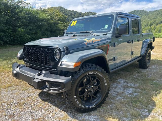 Used 2024 Jeep Gladiator Sport AWD/4WD image 3