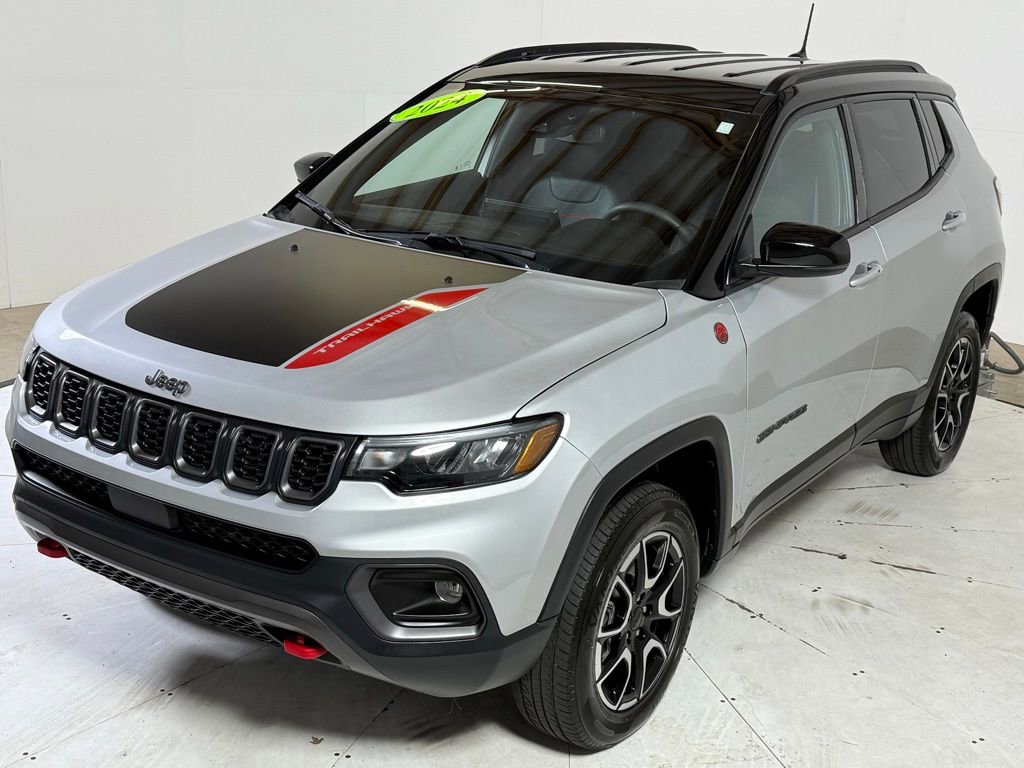 Certified 2024 Jeep Compass Trailhawk image 3