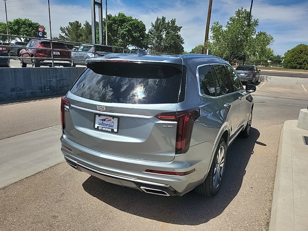 Used 2025 Cadillac XT6 Premium Luxury FWD image 7