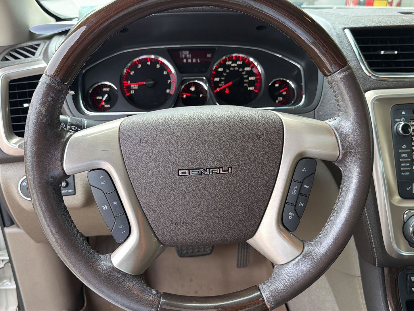 Used 2014 GMC Acadia Denali FWD image 19