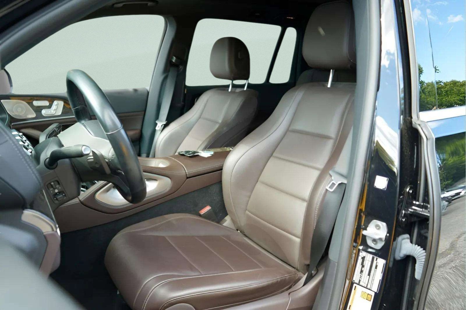 Used 2022 Mercedes-Benz GLS 450 4MATIC image 55