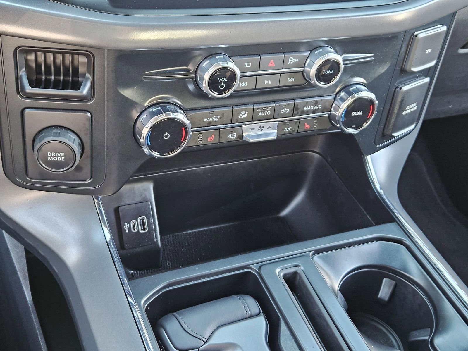 Used 2025 Ford F150 XLT w/ Equipment Group 302A MID image 21