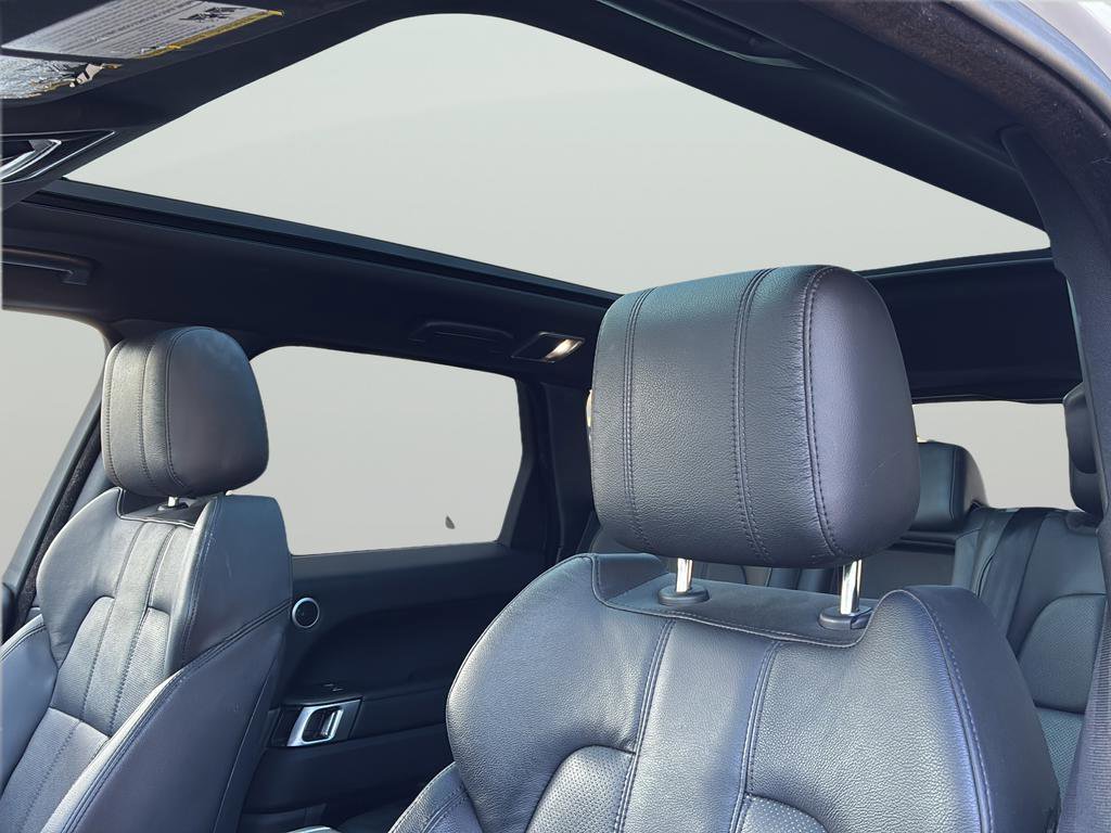 Used 2016 Land Rover Range Rover Sport SE image 15