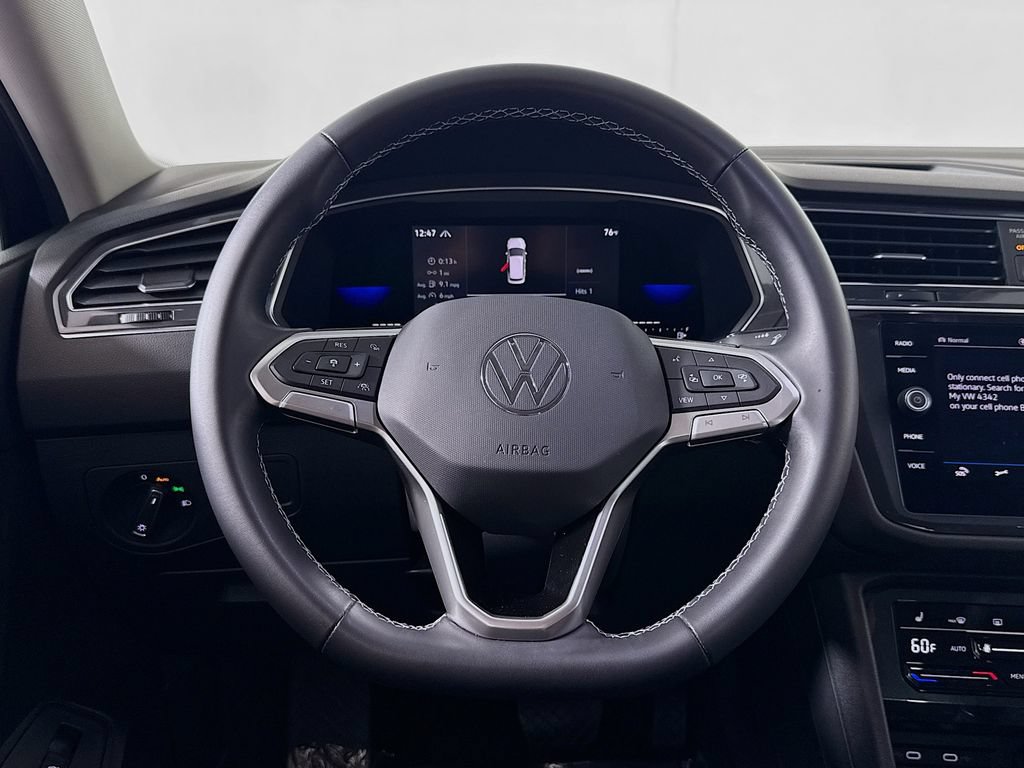 Used 2022 Volkswagen Tiguan SE AWD/4WD image 11