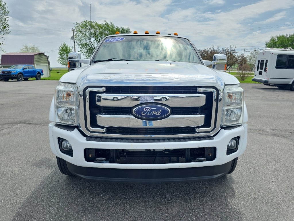 Used 2014 Ford F550 4x4 Crew Cab Super Duty w/ Lariat Interior Package image 4