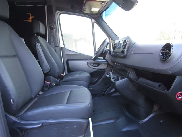 Used 2024 Mercedes-Benz Sprinter 2500 image 14