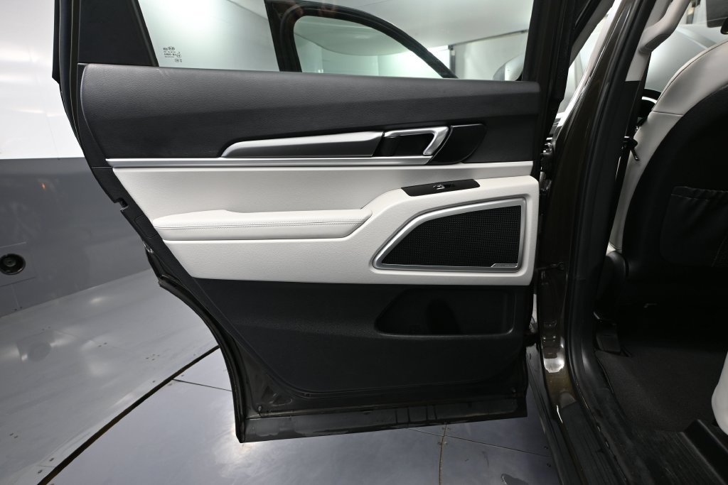 Used 2020 Kia Telluride S w/ S 8 Passenger Seating Package AWD/4WD image 29