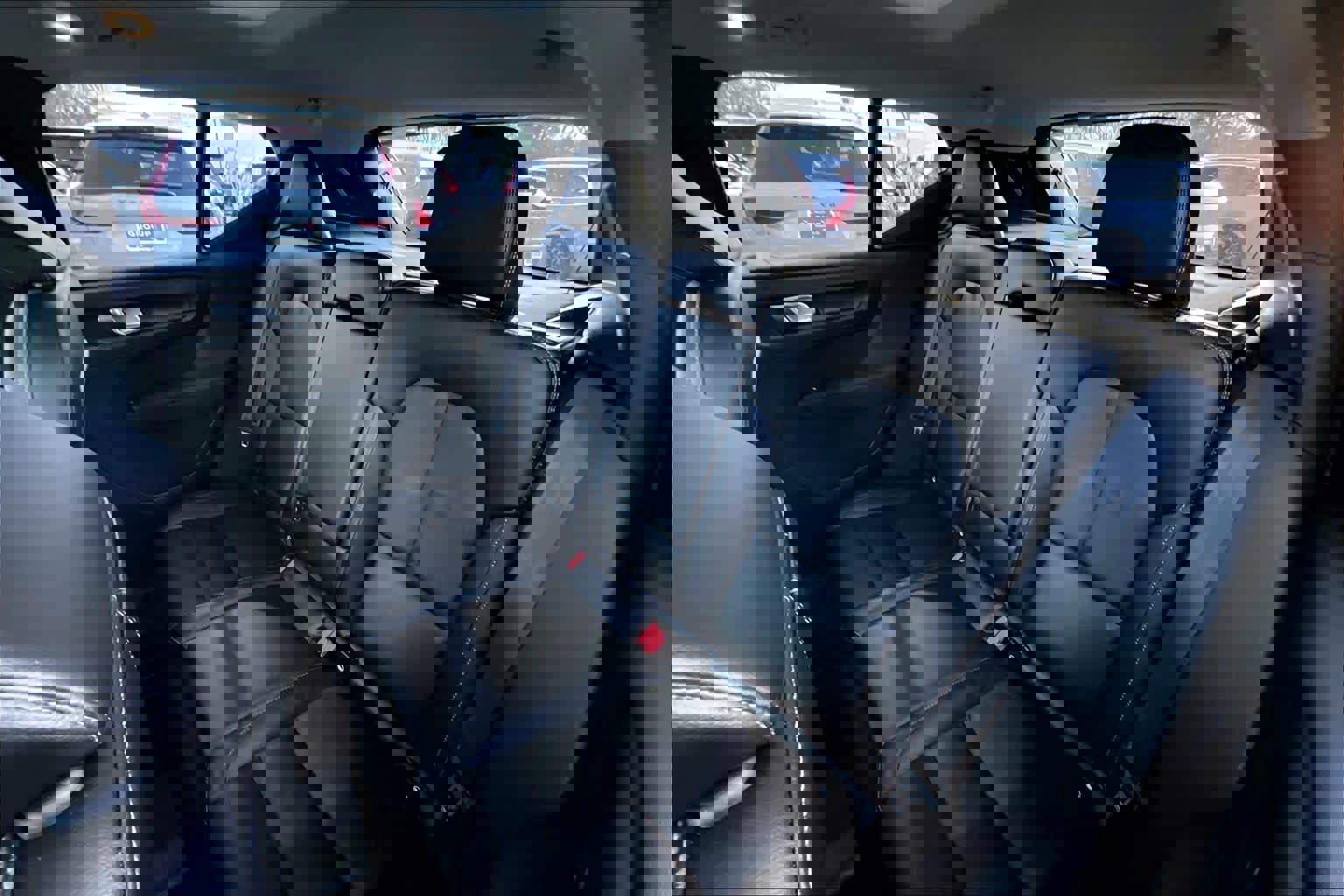 Certified 2024 Volvo XC40 B5 Plus w/ Protection Package Premier image 17