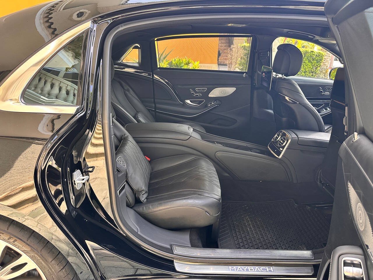 Used 2018 Mercedes-Benz Maybach S 560 4MATIC image 24