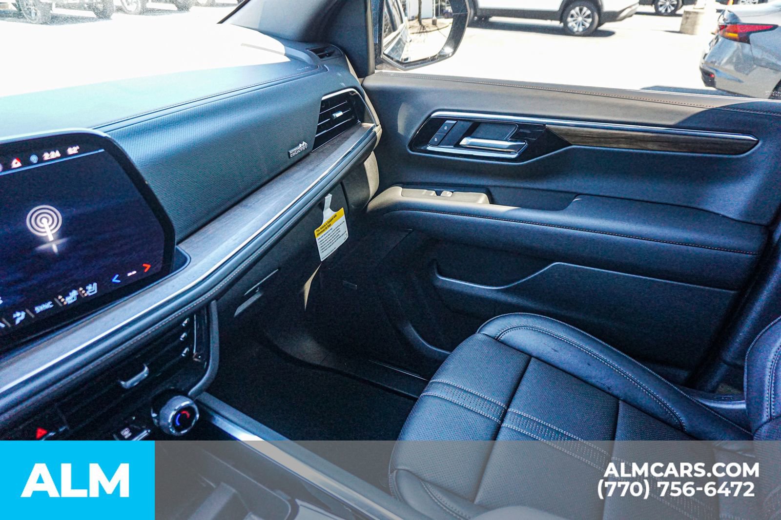 Used 2025 Chevrolet Suburban High Country image 51