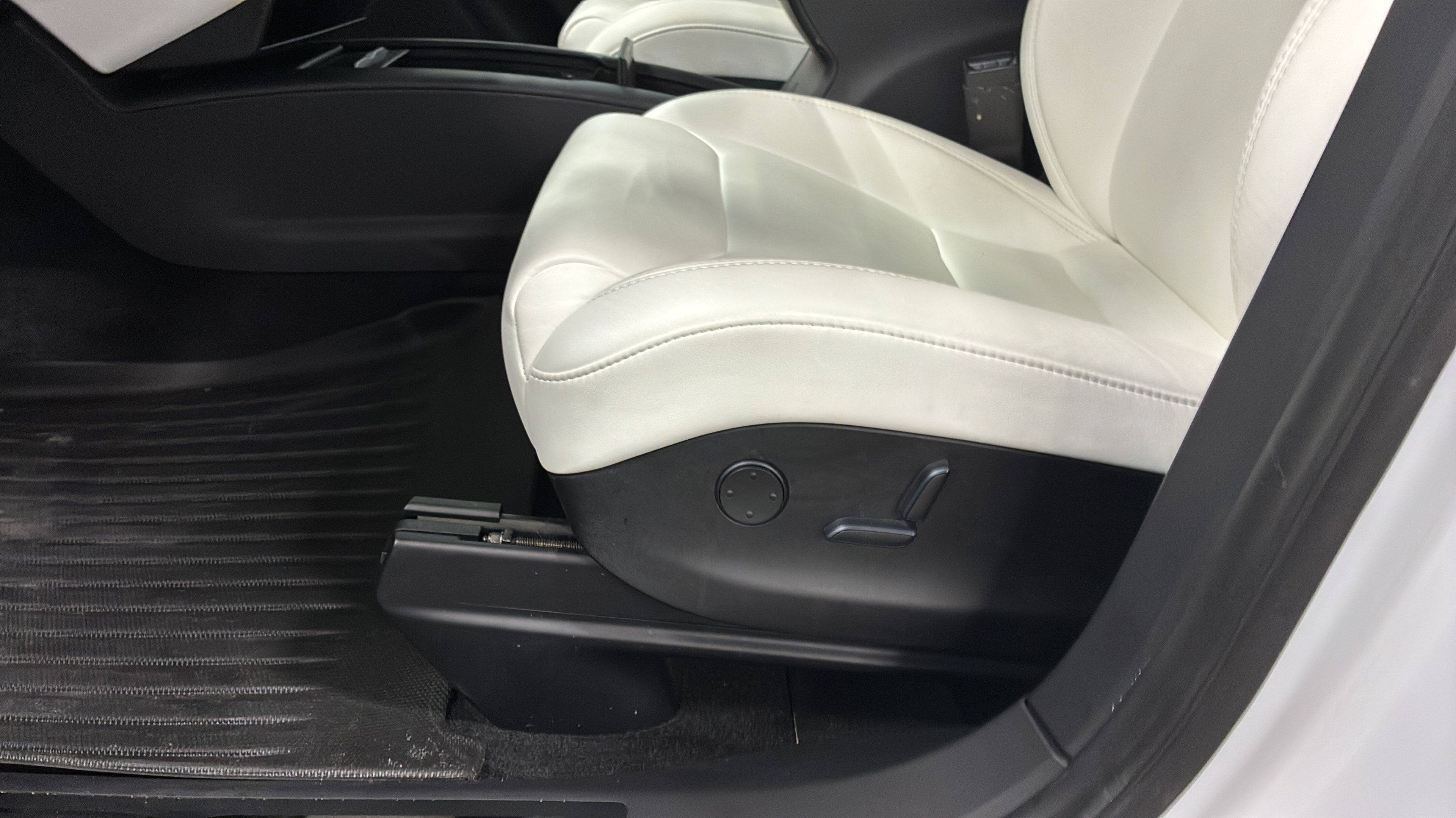 Used 2018 Tesla Model X 100D AWD/4WD image 11