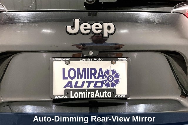 Used 2019 Jeep Cherokee Trailhawk w/ Comfort & Convenience Group AWD/4WD image 31