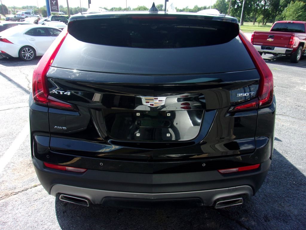Used 2021 Cadillac XT4 Premium Luxury w/ Cold Weather Package image 5