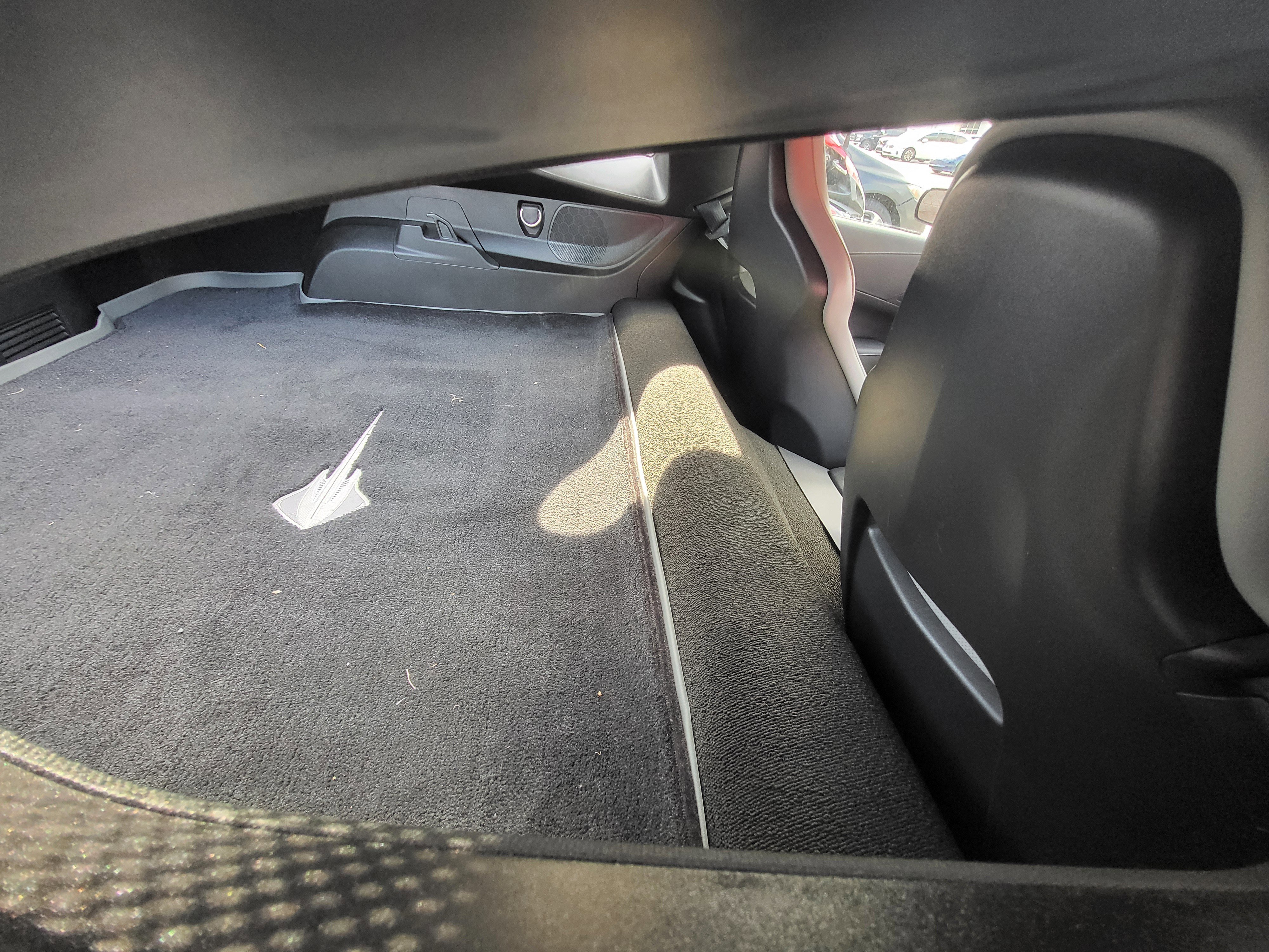Used 2018 Chevrolet Corvette Stingray Coupe w/ 1LT RWD image 9
