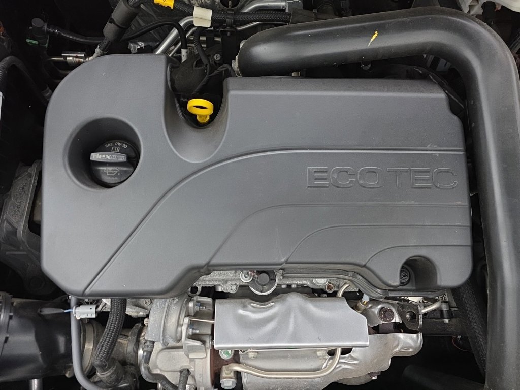 Used 2024 Chevrolet Equinox LT w/ LPO, Floor Liner Package AWD/4WD image 20