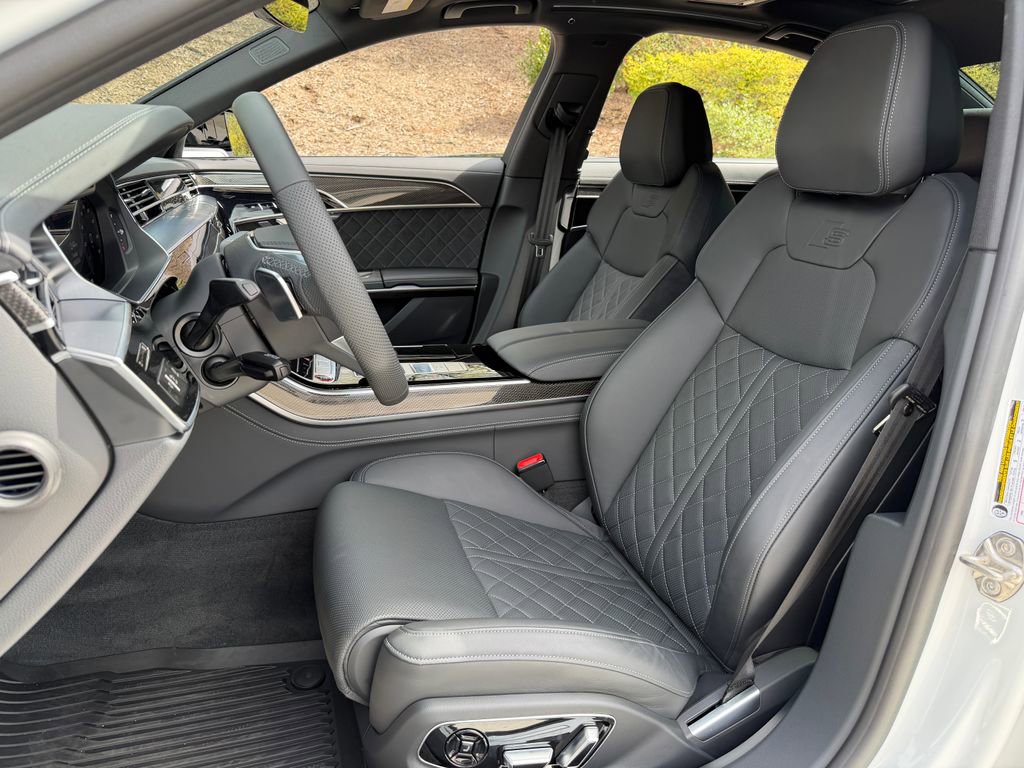 Used 2025 Audi S8 image 14