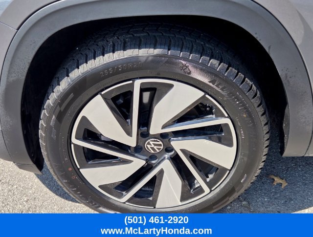 Used 2025 Volkswagen Atlas SE AWD/4WD image 18