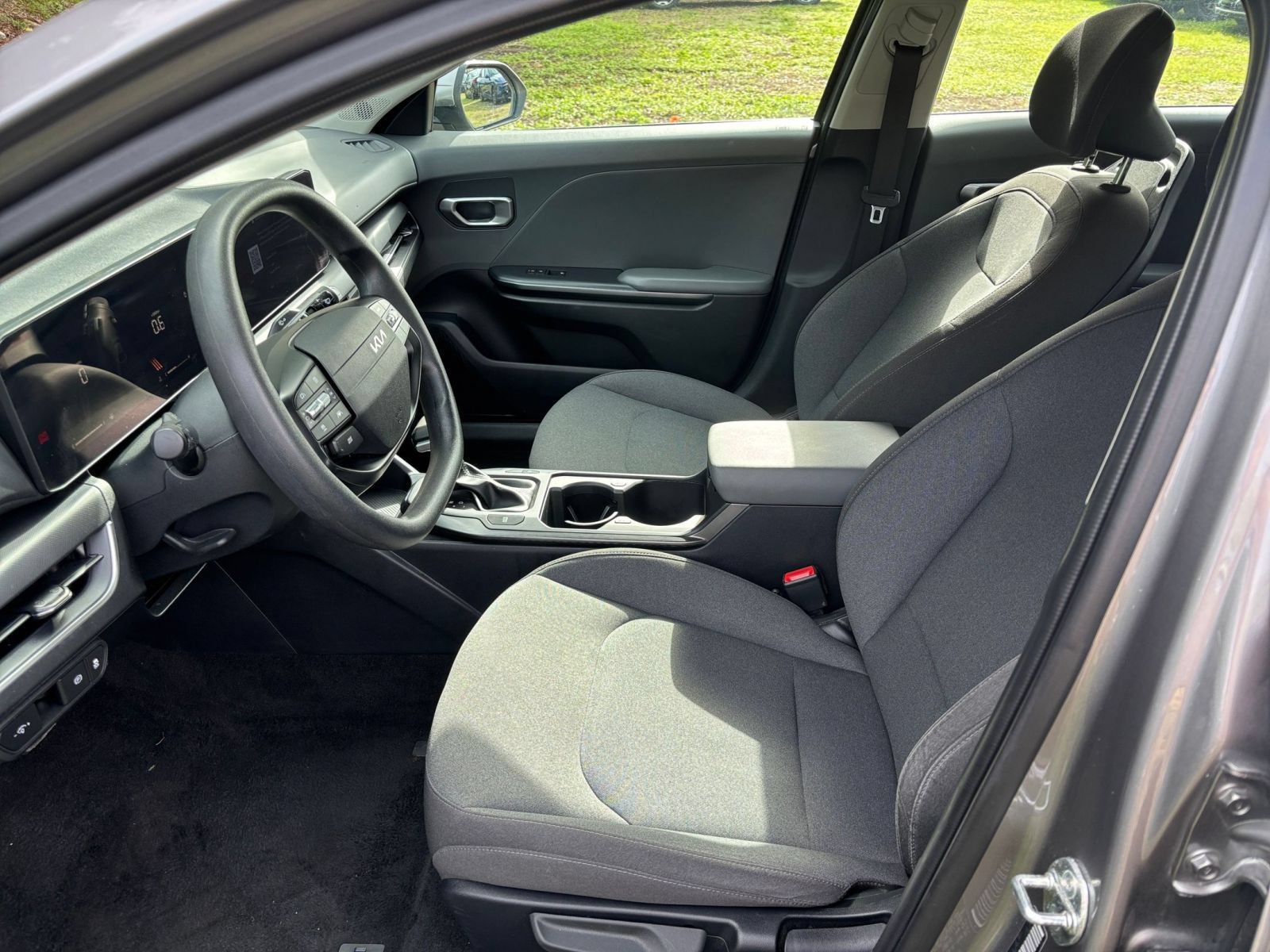 Used 2025 Kia K4 FWD image 26