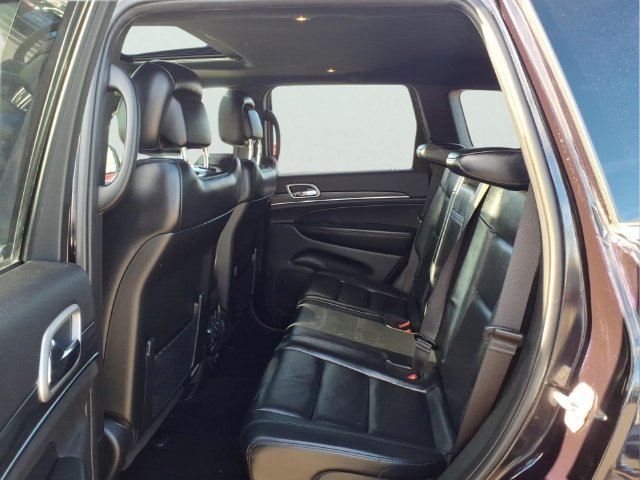 Used 2019 Jeep Grand Cherokee Limited w/ Trailer Tow Group IV AWD/4WD image 11