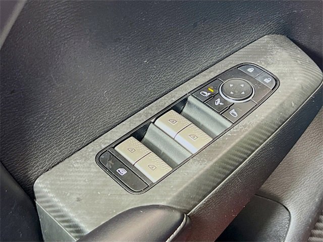 Used 2024 Mitsubishi Outlander SE image 17