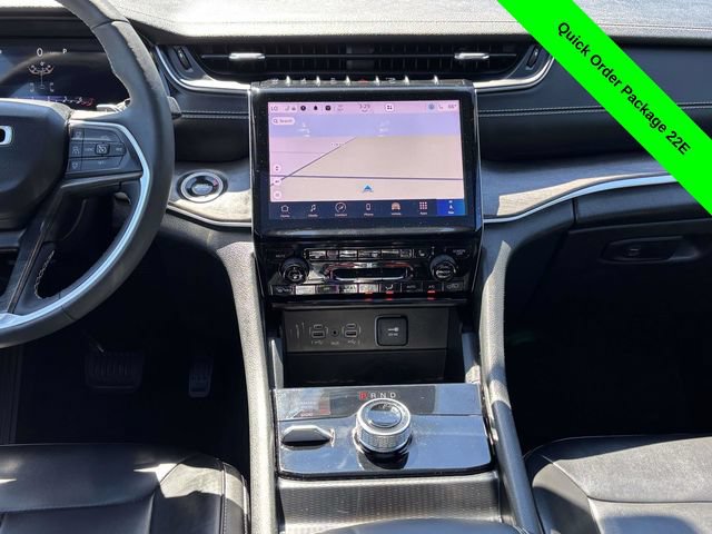Used 2024 Jeep Grand Cherokee Limited w/ Black Appearance Package AWD/4WD image 30