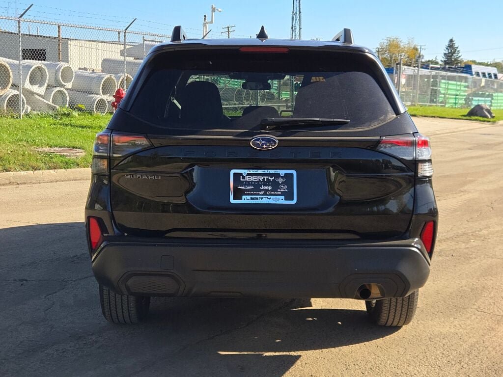 Certified 2025 Subaru Forester Premium AWD/4WD image 13