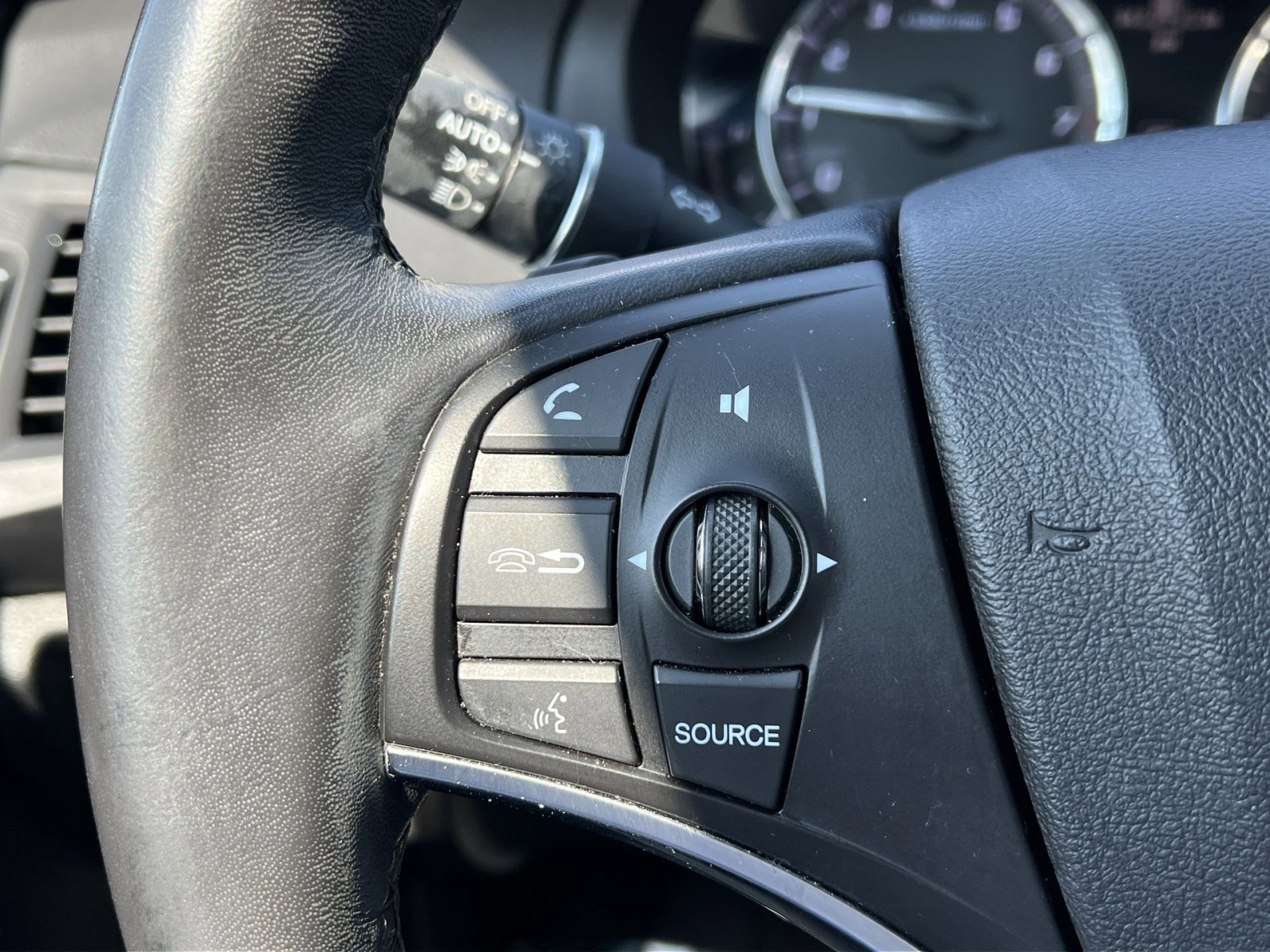 Used 2018 Acura MDX FWD w/ Technology Package image 31