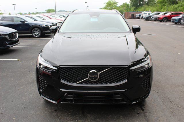New 2026 Volvo XC60 B5 Plus w/ Protection Package Premier image 8