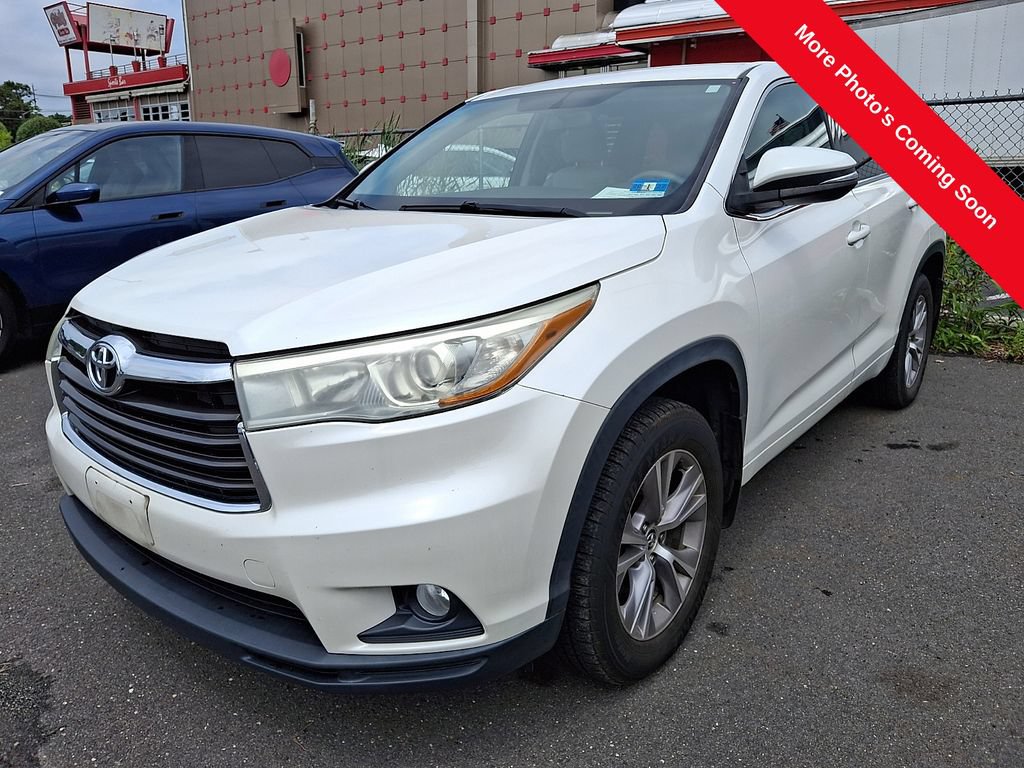 Used 2016 Toyota Highlander Plus AWD/4WD image 3
