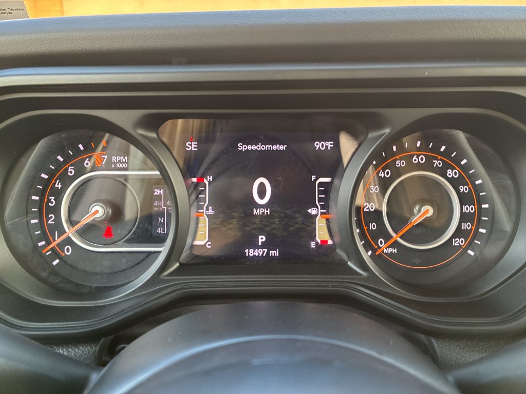 Used 2025 Jeep Gladiator Mojave AWD/4WD image 16