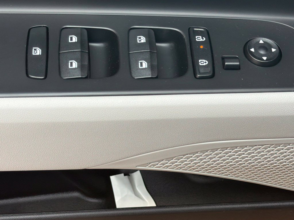 New 2026 Hyundai Elantra SEL Sport FWD image 22