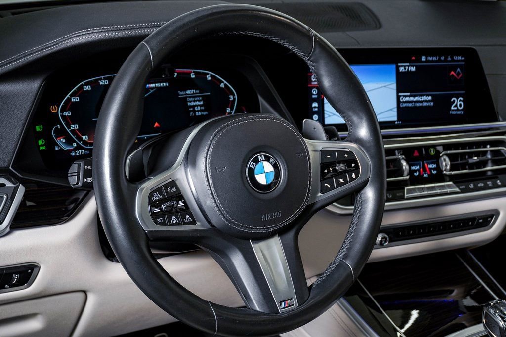Used 2020 BMW X5 M50i w/ Executive Package image 20