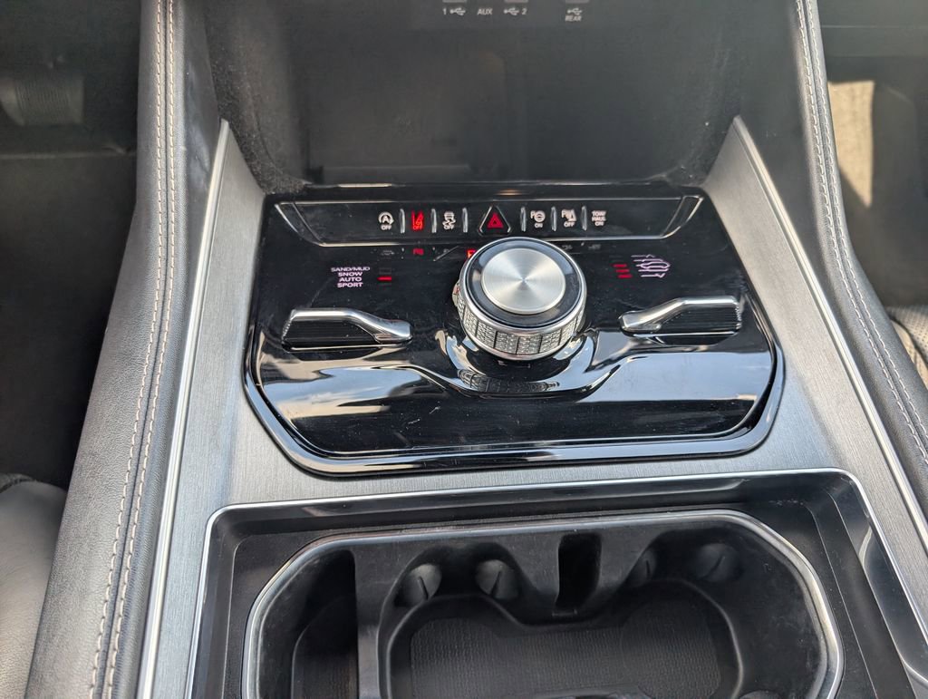 Used 2025 Jeep Wagoneer Series II w/ Convenience Group I image 23