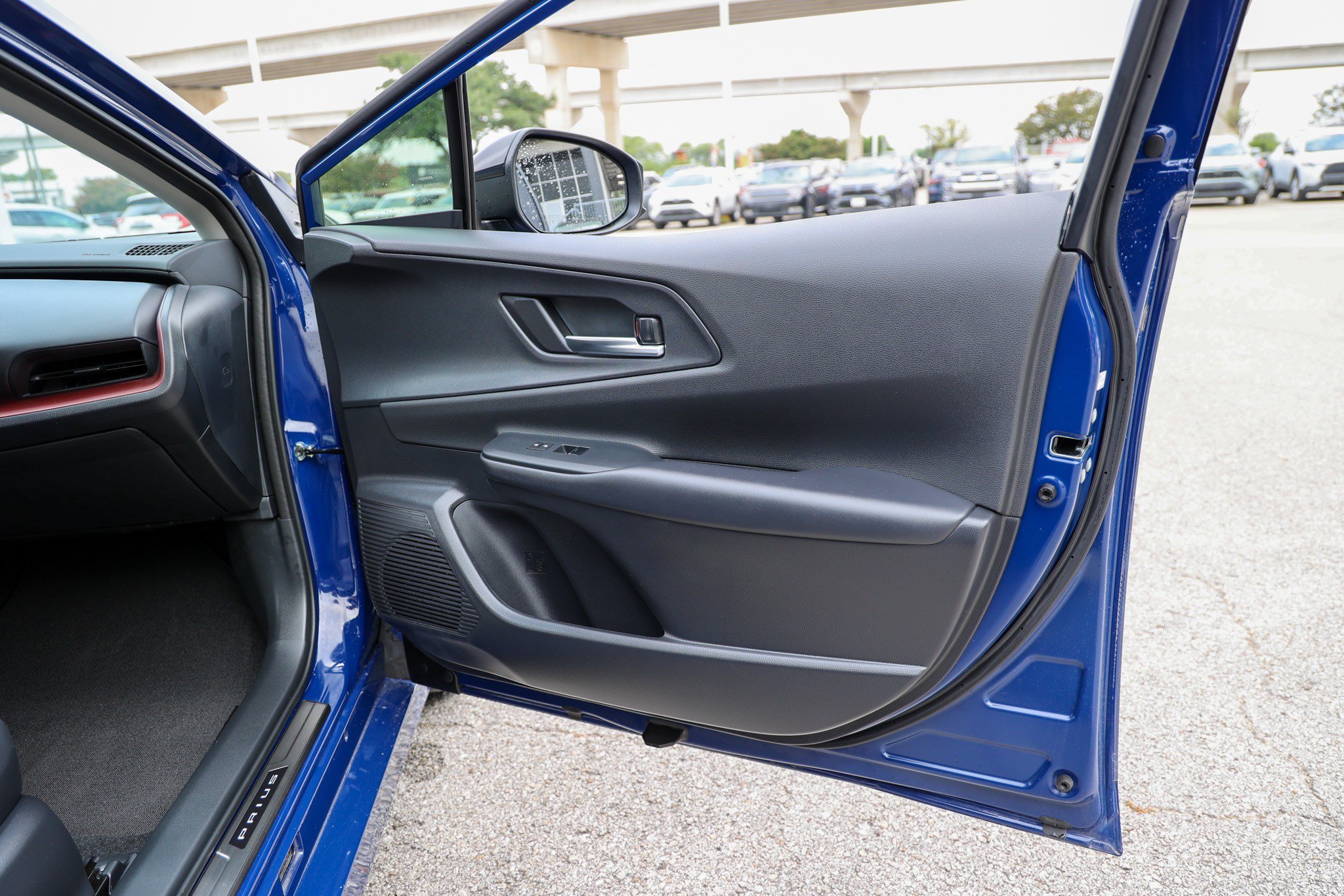 Certified 2026 Toyota Prius Plug-In Hybrid FWD image 40
