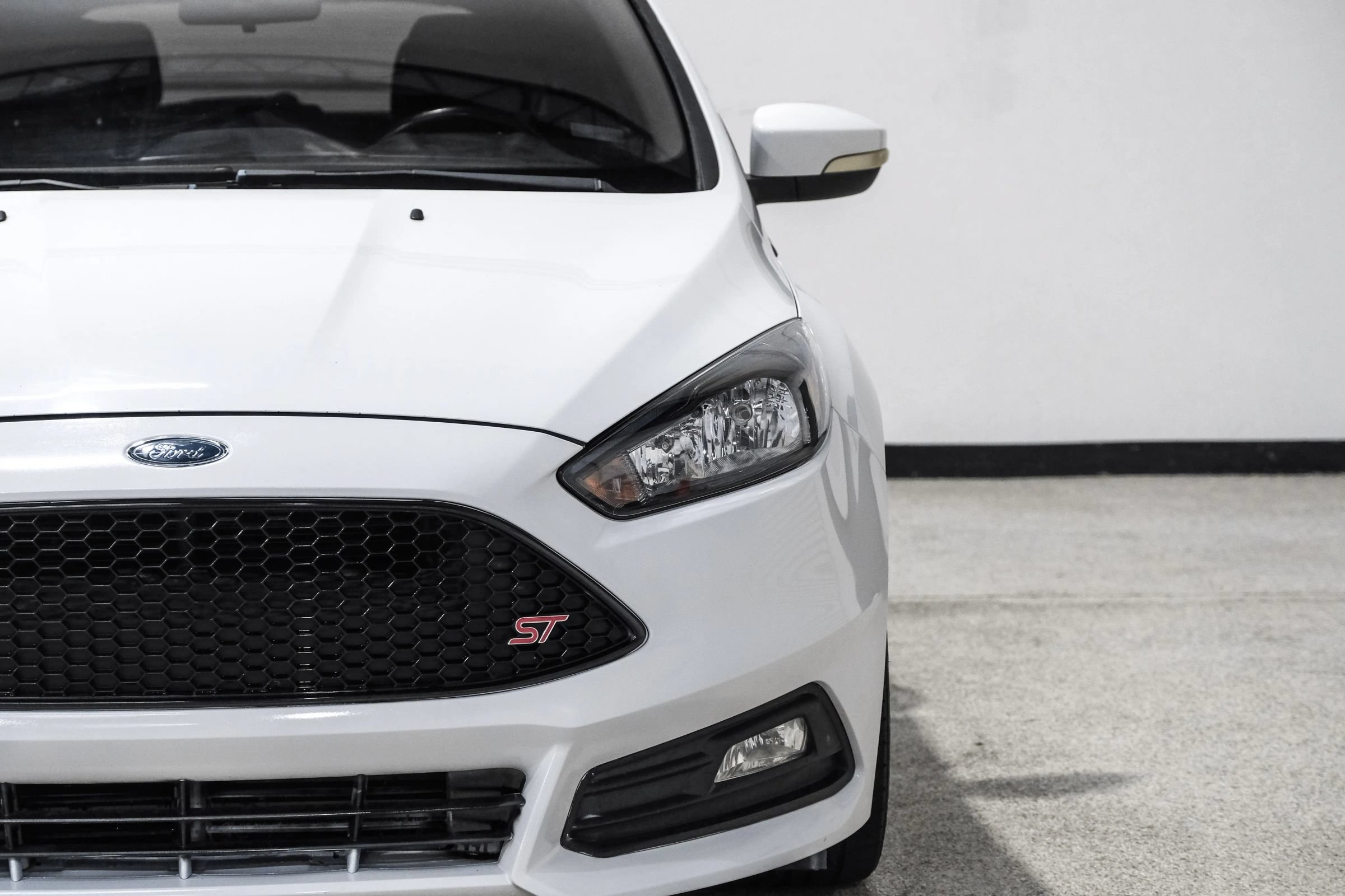 Used 2017 Ford Focus ST FWD image 46