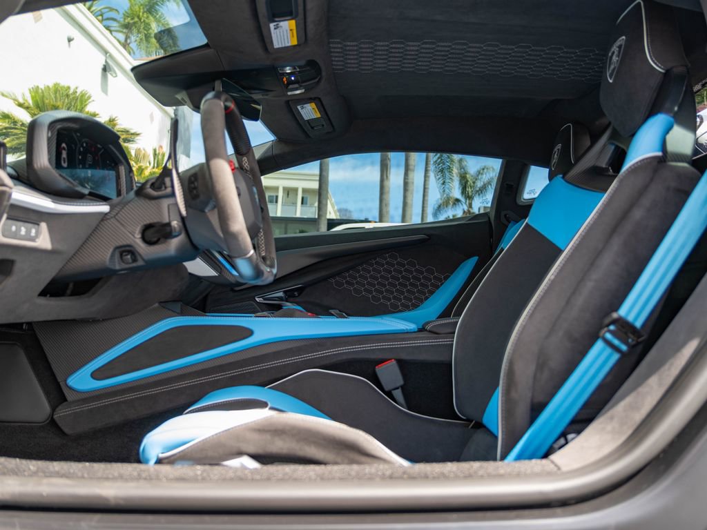 Used 2025 Lamborghini Revuelto AWD/4WD image 6