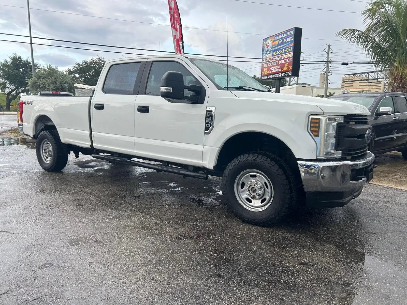 Used 2019 Ford F250 XL w/ Power Equipment Group AWD/4WD image 3