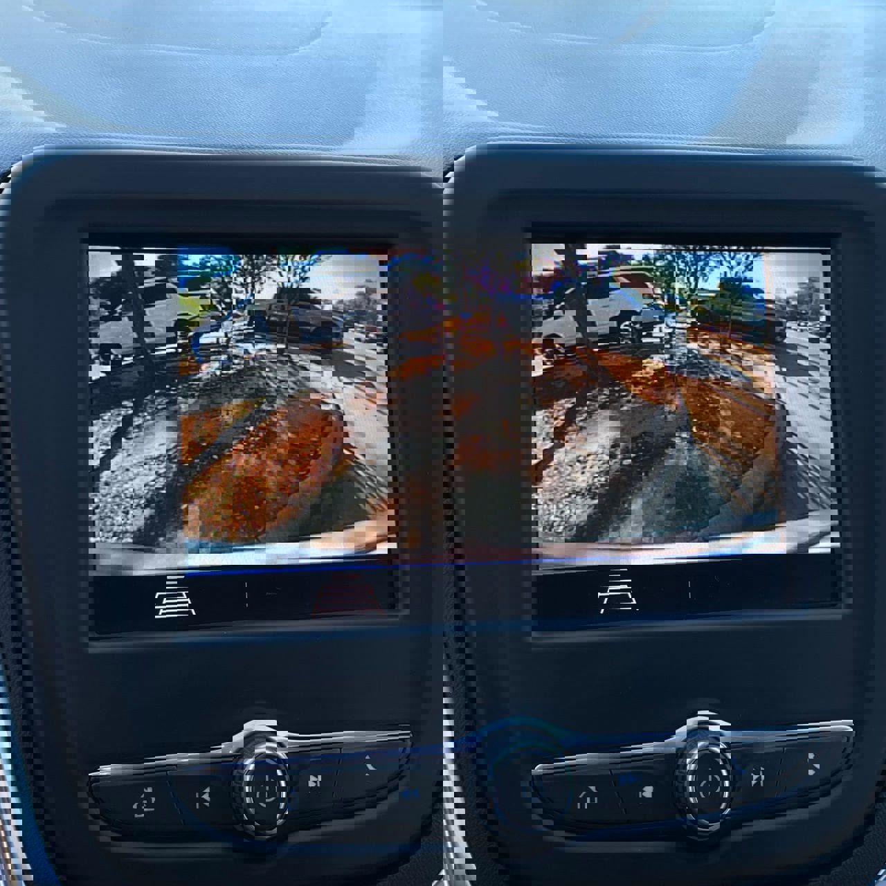 Used 2021 Chevrolet Equinox LS w/ LS Convenience Package image 18