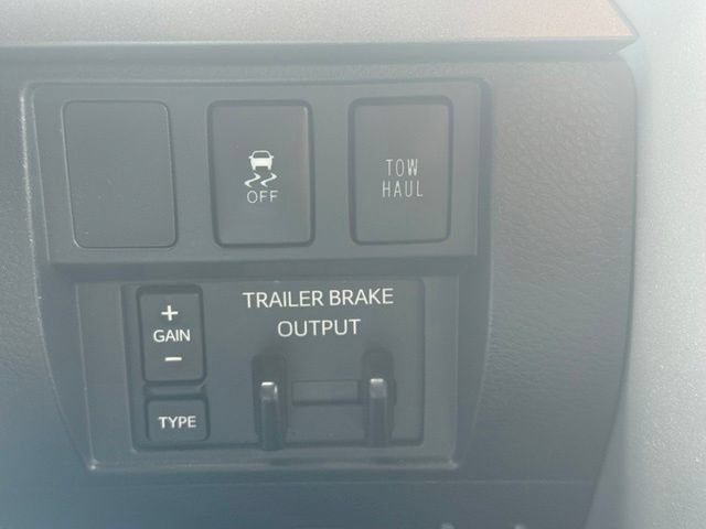 Used 2017 Toyota Tundra SR5 AWD/4WD image 14