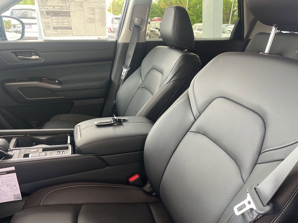 New 2026 Nissan Pathfinder SL FWD image 8