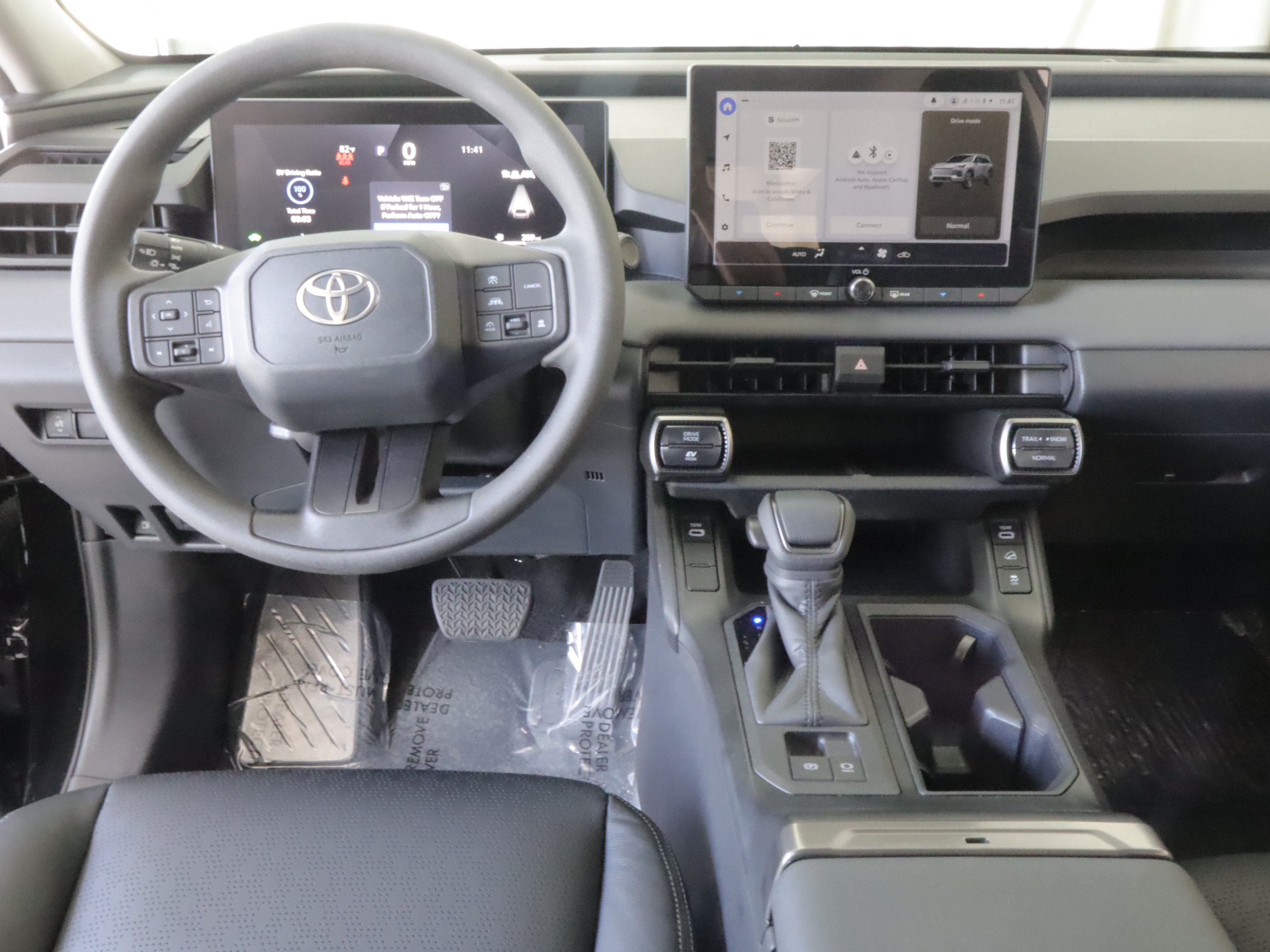 Used 2026 Toyota RAV4 LE AWD/4WD image 2