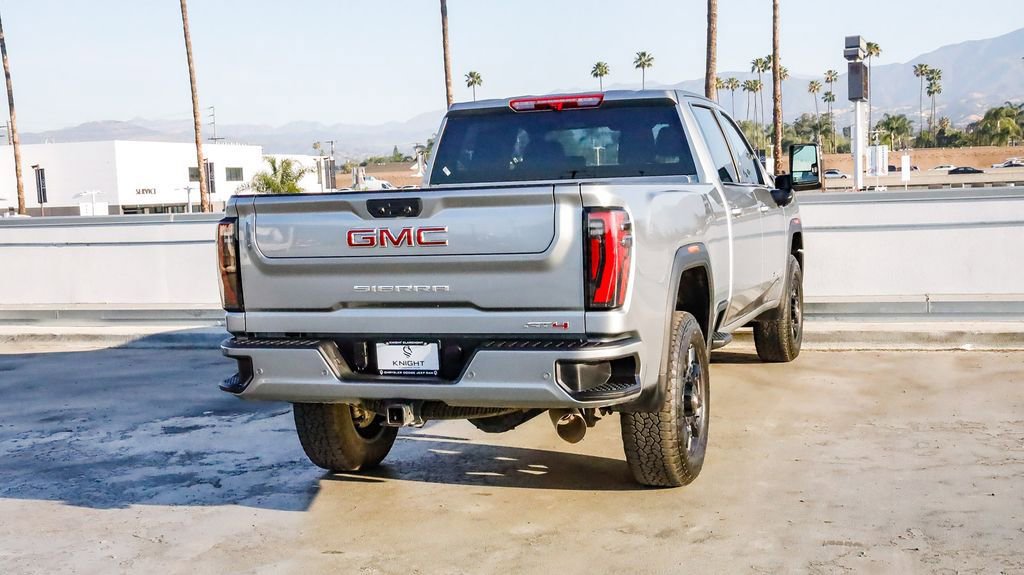 Used 2025 GMC Sierra 2500 AT4 image 9