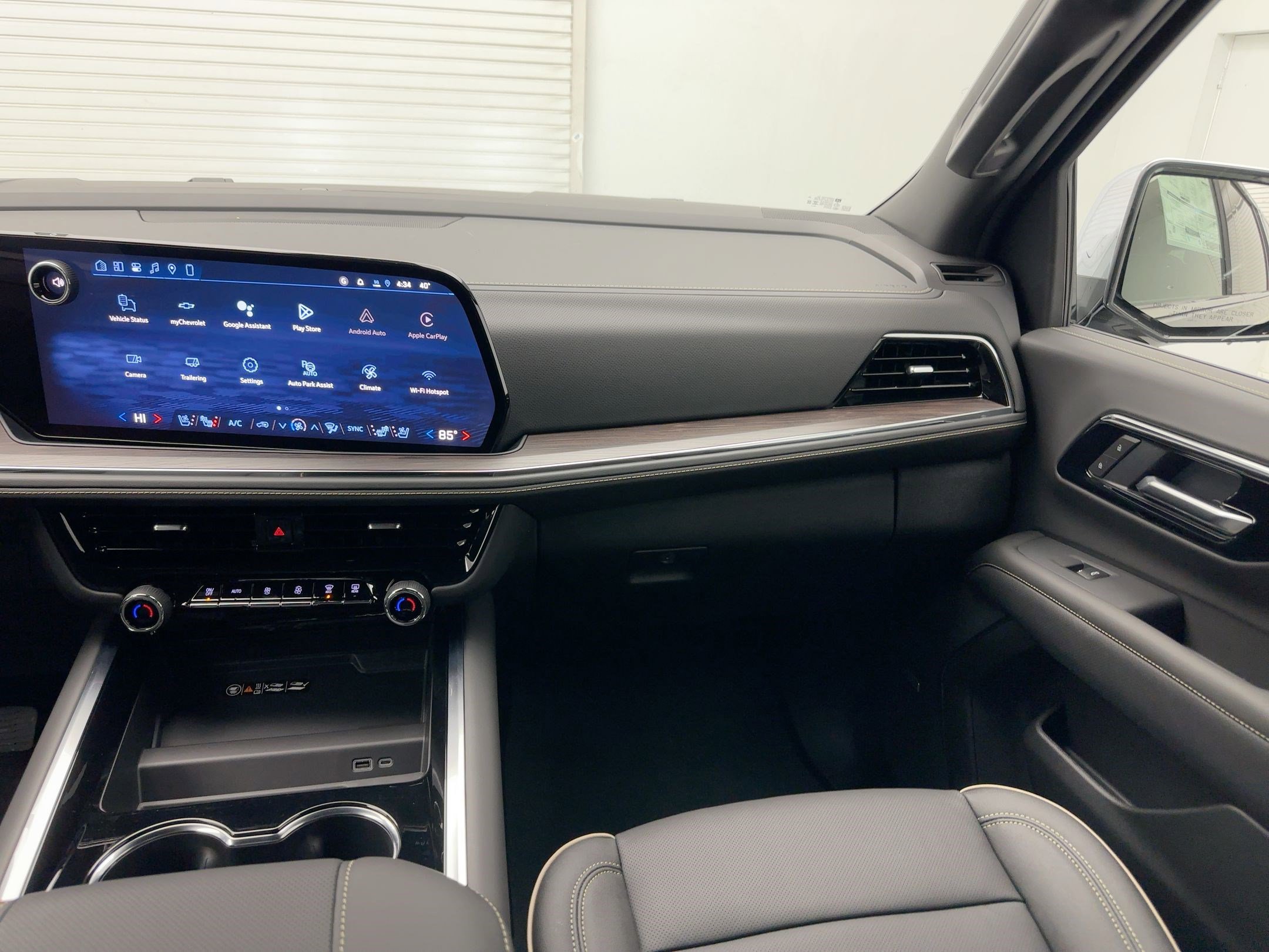 New 2026 Chevrolet Suburban Premier image 28